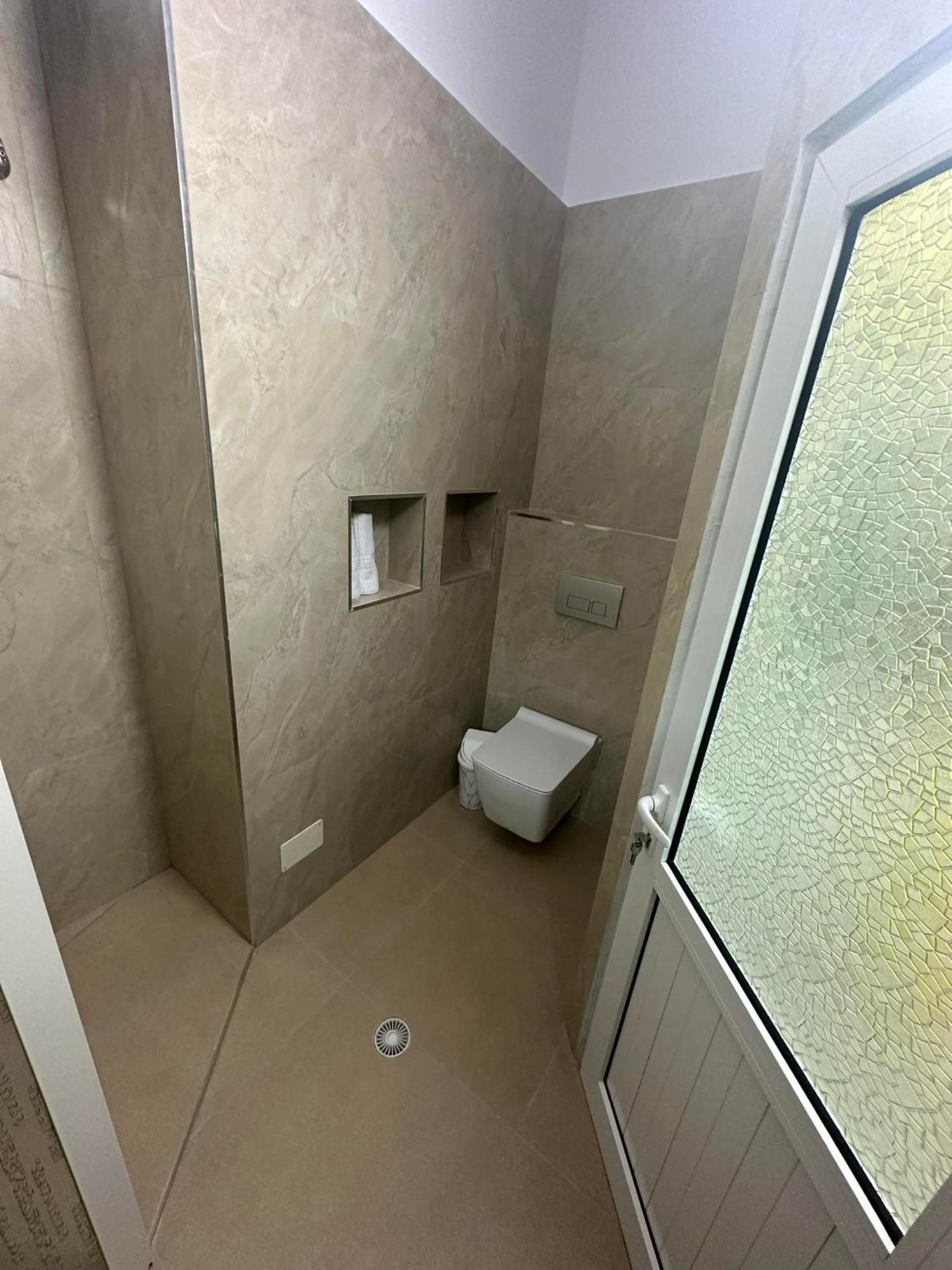 Algen Room'S Берат Экстерьер фото